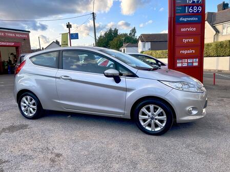 FORD FIESTA 1.2 Zetec + FULL UP TO DATE SERVICE HISTORY