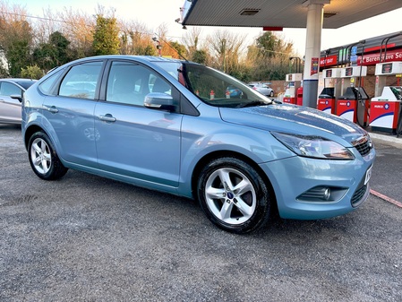 FORD FOCUS ZETEC + FULL SERVICE HISTORY FROM NEW
